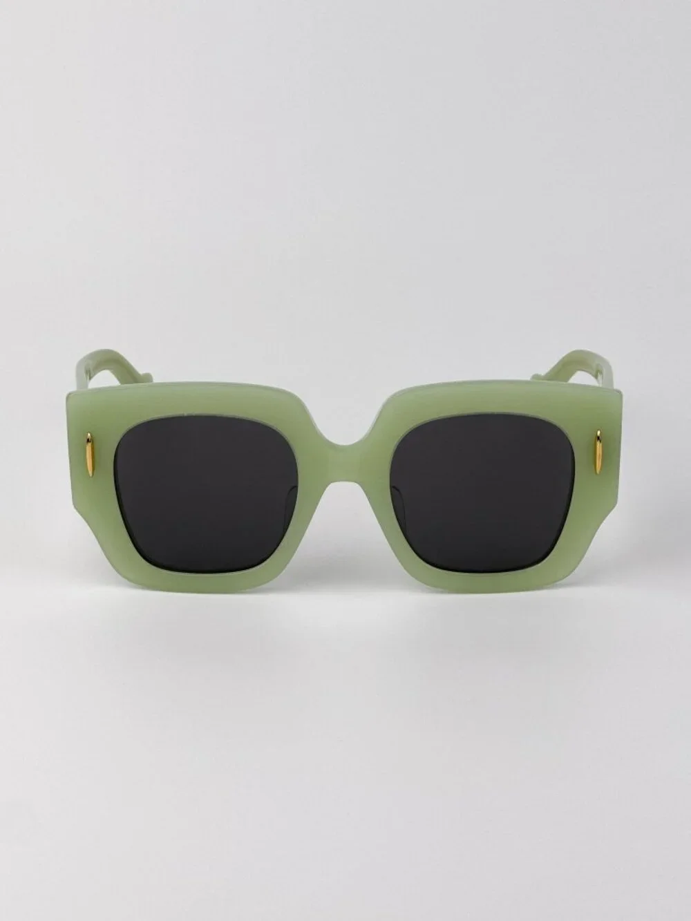 LOEWE LW40129U 95A LIGHT GREEN SQUARE SUNGLASSES